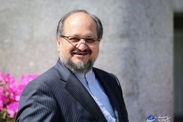 پسر محمد شریعتمداری خواننده شد!/ ویدئو