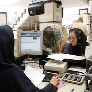 رفتار جنجالی کارمند بانک با یک مشتری بی‌حجاب/ ویدئو
