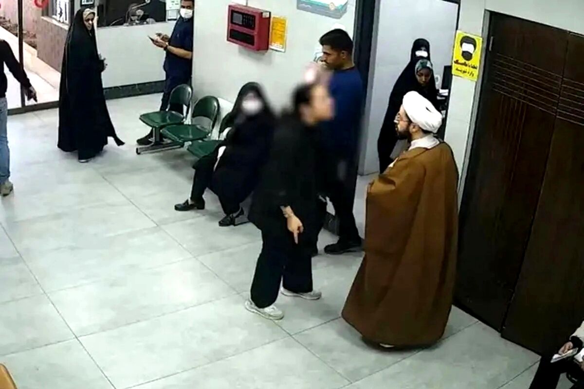 ادعای یک سایت اصولگرا درباره ماجرای درمانگاه قم: آن خانم و روحانی با هم مصالحه کردند!