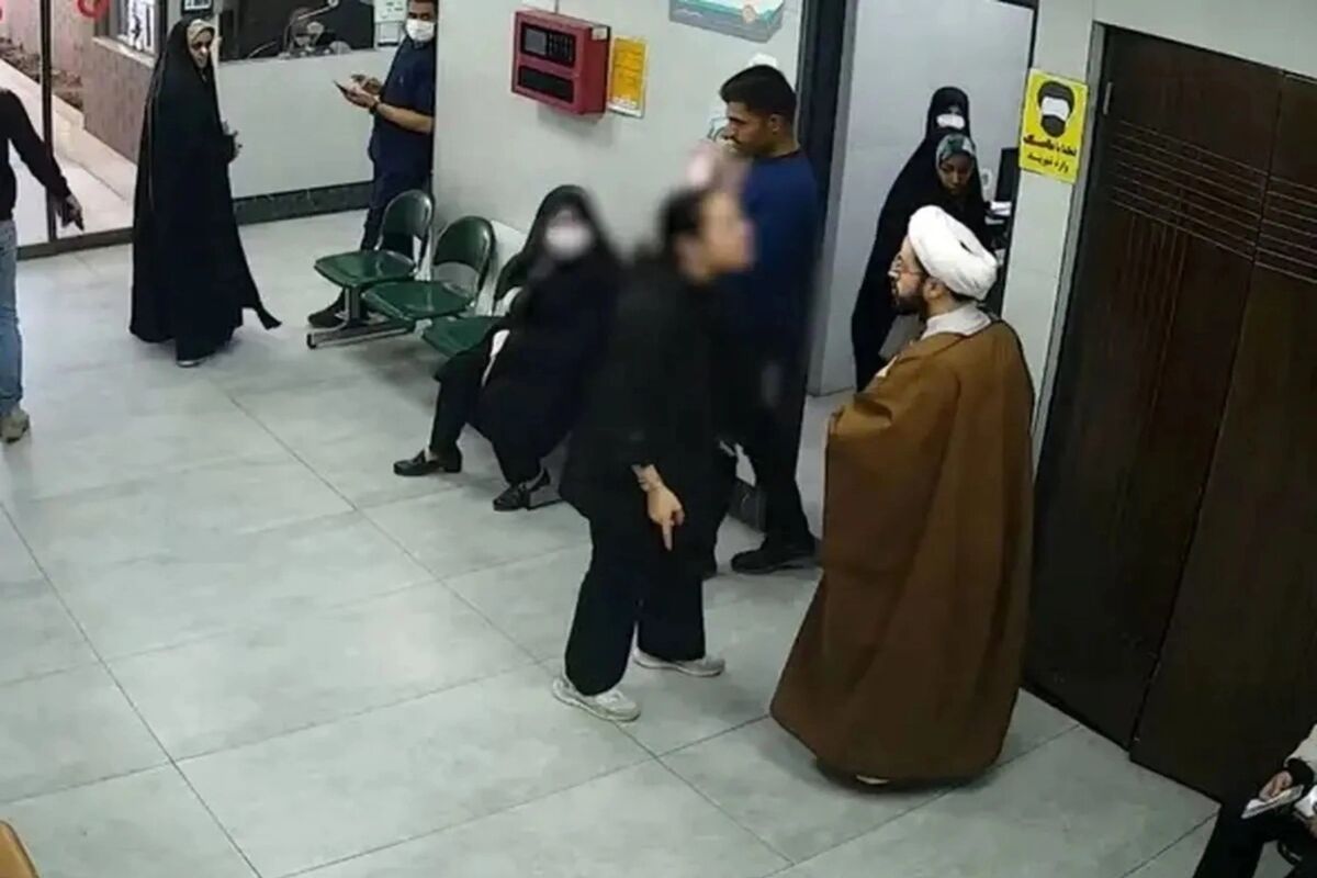 ادعای یک سایت اصولگرا درباره ماجرای درمانگاه قم: آن خانم و روحانی با هم مصالحه کردند!