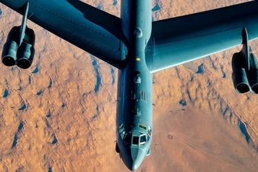 تصویر سوخت رسان آسیب دیده که به بن گورین فرار کرد