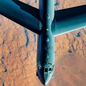 تصویر سوخت رسان آسیب دیده که به بن گورین فرار کرد