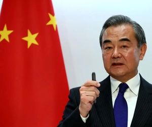 وزیر خارجه چین: ترمز جنگ علیه ایران را بکشید