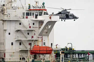 فرانسه یک نفتکش روسی را توقیف کرد