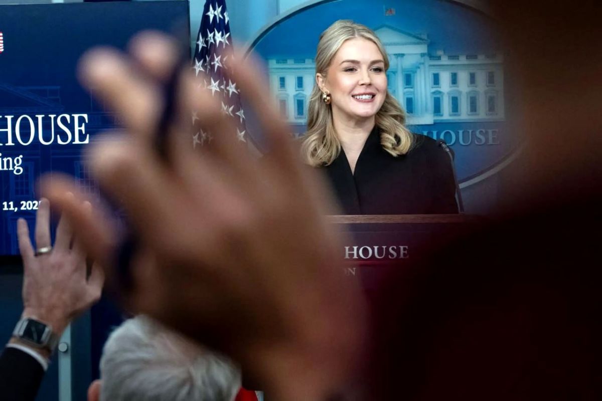  کارولین لیویت باردار شد و از ترامپ تشکر کرد!  