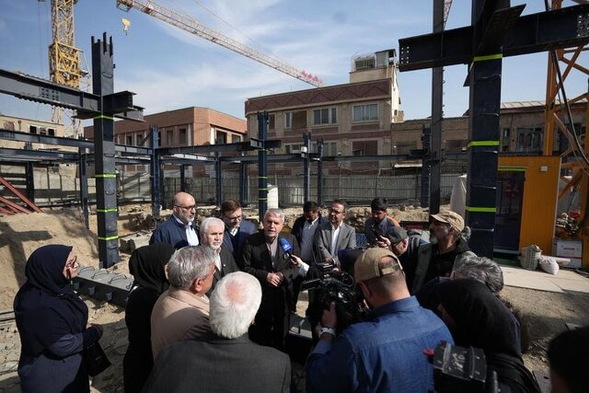 ساخت‌و‌ساز جنجالی در کاخ گلستان متوقف شد