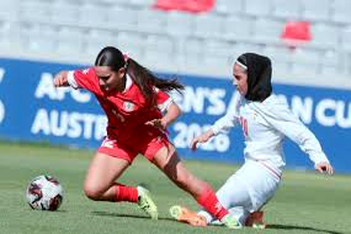 چند تصویر باورنکردنی که از فوتبال زنان در ایران لو رفت!