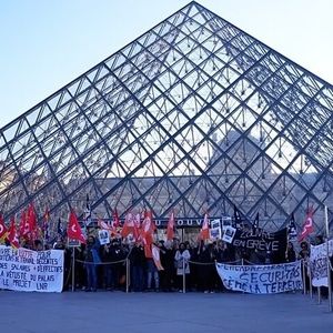 «لوور» تعطیل شد