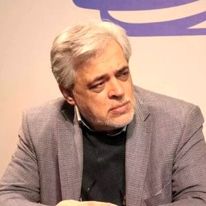 مهاجری: اگر نماینده ای گفت سیم کارت سفید ندارم، خودش را به کوچه علی‌چپ می‌زند