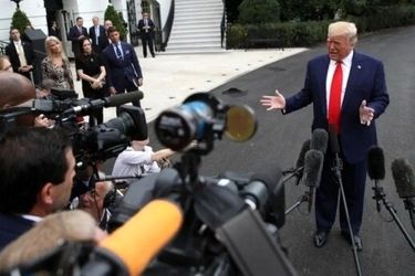 اولین واکنش ترامپ به مذاکرات عمان: خیلی خوب بود/ یک ناوگان دریایی عظیم به‌سوی آنها در حرکت است!