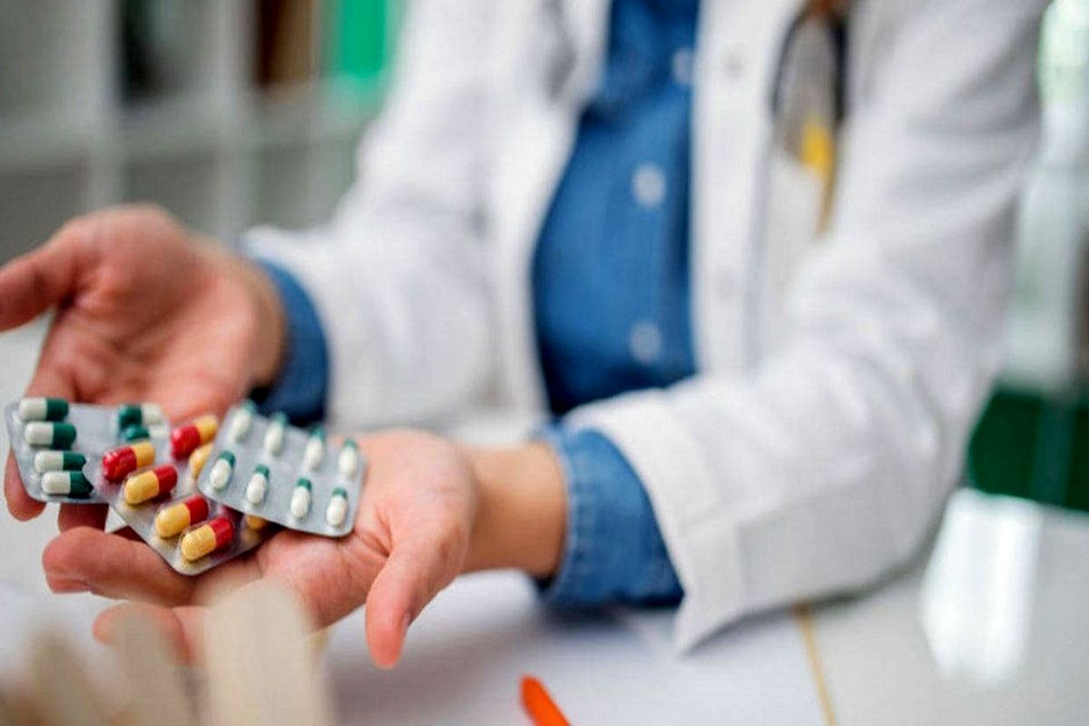 داروهای مسکّن گرانتر، داروهای خاص نایاب‌تر/ کمیسیون بهداشت: ناهماهنگی‌ها قیمت دارو را افزایش داد!