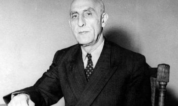  «محمد مصدق» در کنار آیت الله کاشانی/ عکس