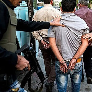 لحظه حمله قمه کش ها به یک فروشگاه در شمال تهران/ ویدئو