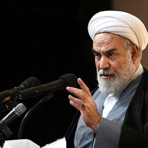 اشک‌های محمدی گلپایگانی در سوگ نوه شهیدش/ ویدئو