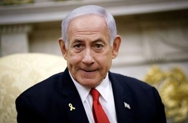 حضور نتانیاهو در محل اصابت موشک ایران در عراد/ ویدئو