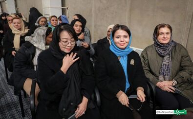 حضور بانوان بی حجاب در دیدار امروز با رهبری/ عکس
