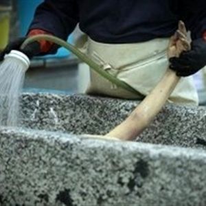 شستن مرده در غسالخانه با آهنگ شهرام شب‌پره!/ ویدئو