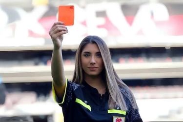 جنجال یک رسوایی منشوری در زمین فوتبال/ مسیر غیرمنتظره یک داور زن 