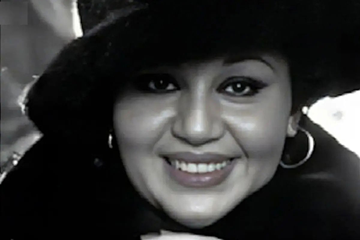 «هایده» در میان پسران اش کامران و کیوان/ عکس