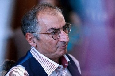 زیباکلام: چه کردیم که دانشگاه برای پهلوی شعار می‌دهد؟