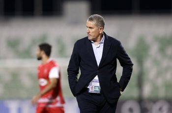 سرمربی پرسپولیسی از لیگ الجزایر اخراج شد