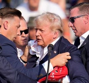 مروری بر همه سوءقصدها علیه ترامپ/ مرد مو زرد تاکنون ۴ بار هدف قرار گرفته است/ وقتی ترامپ با مرگ یک تار مو فاصله داشت
