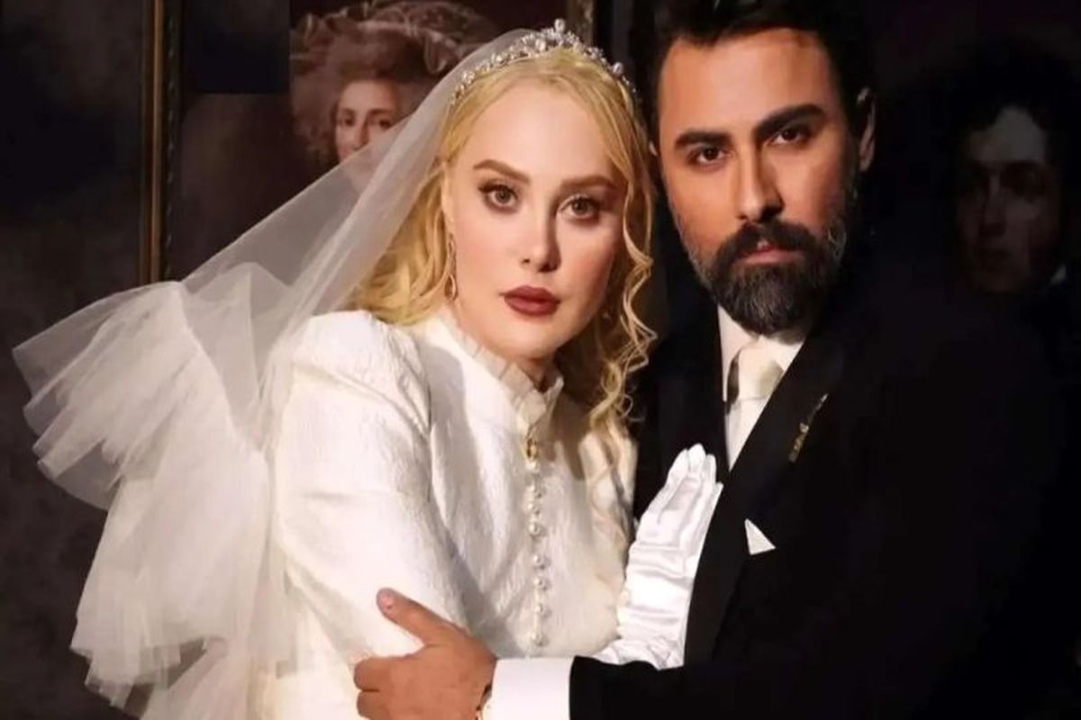 سلفی جدید و عاشقانه آرام جعفری و بابک انصاری/ عکس