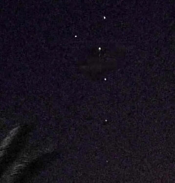 تصویر اجسام عجیبی که در جنوب ایران مشاهده شدند/ ویدئو
