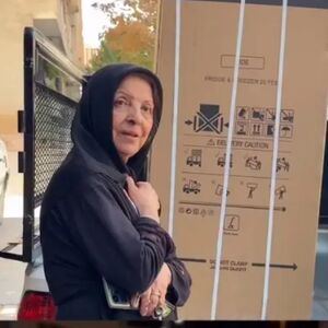 تصویری از زن مستمری بگیری که آرزوی یخچال داشت