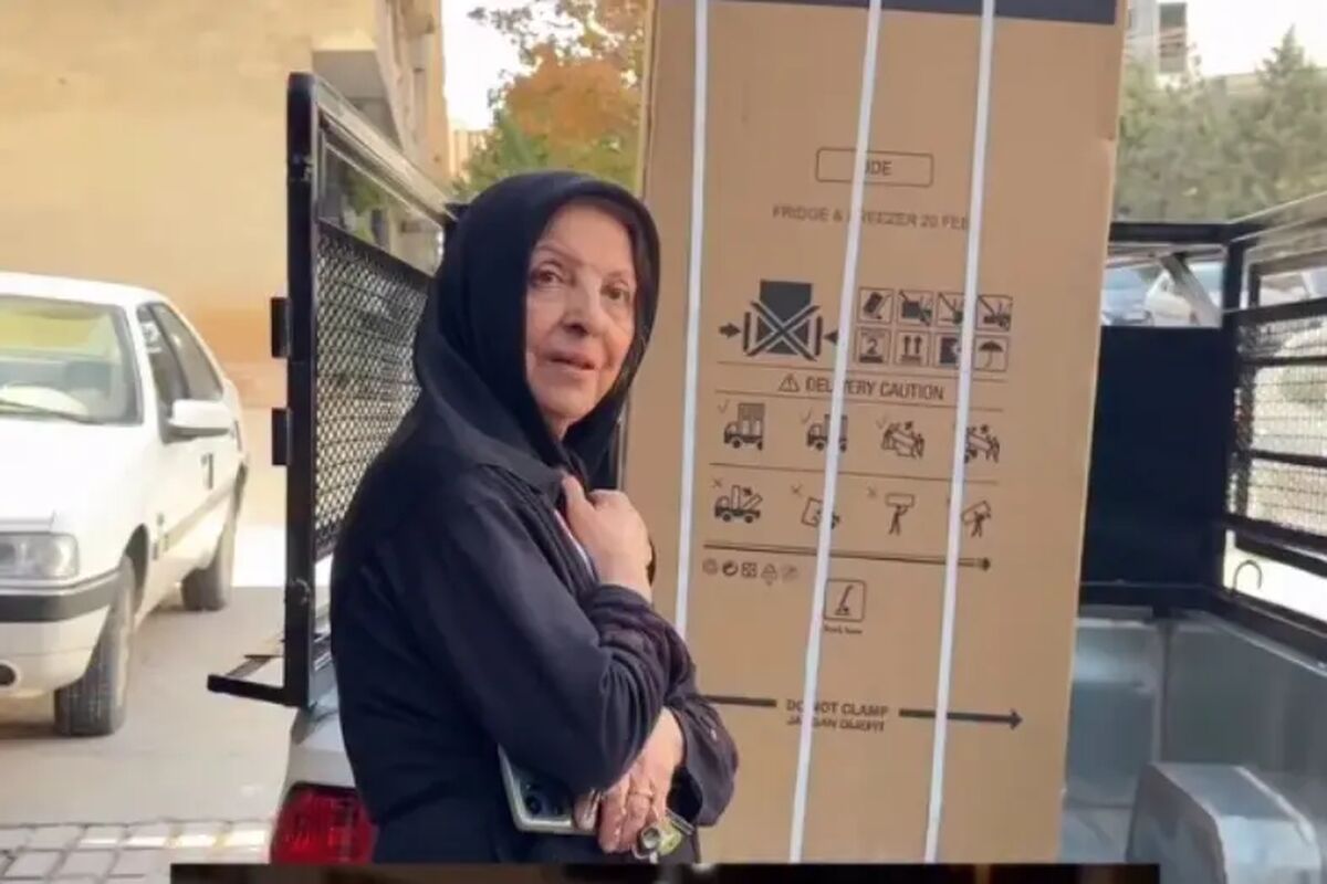تصویری از زن مستمری بگیری که آرزوی یخچال داشت