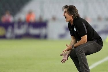 سرمربی استقلال از ایران می‌رود؟