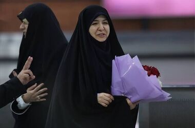 اولین تصویر از لحظه بازگشت نیلوفر شادمهری به ایران