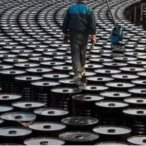 بدهکاران میلیارددلاری کجا هستند؟ چرا تیغ به سمت تولید کنندگان قیر چرخید؟ ‎