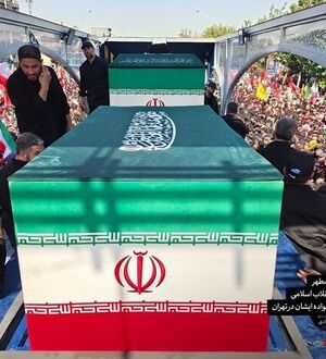 روایت مداح قمی از حضور رهبر انقلاب در مراسم رهبر شهید