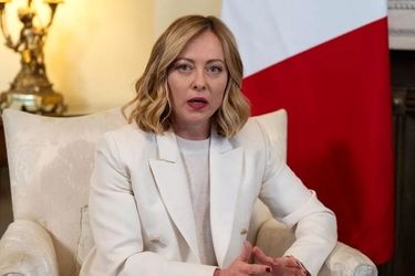 عکس جنجالی جورجیا ملونی با سگش