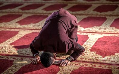 آیا نماز معتاد قبول است؟ (بررسی دیدگاه قرآن، احادیث و مراجع تقلید)