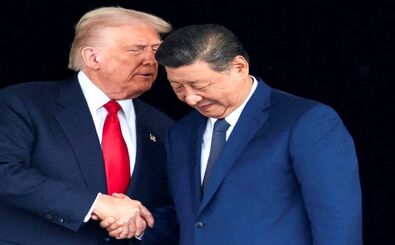 ترامپ و شی جین پینگ با زیرپیراهنی در خیابان‌های پکن!/ ویدئو