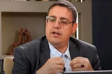 کارشناس جنجالی: تنها وظیفه زن، تمکین جنسی است