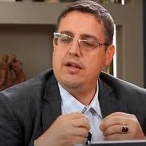 کارشناس جنجالی: تنها وظیفه زن، تمکین جنسی است