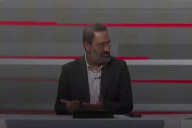 مهمانانی که خودشان هم نمی‌دانستند چرا به صداوسیما آمده‌اند/ ویدئو