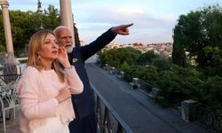 عکس از ملونی و مودی که زیادی صمیمانه است/ کادوی عجیب نخست وزیر هند به جورجیا 