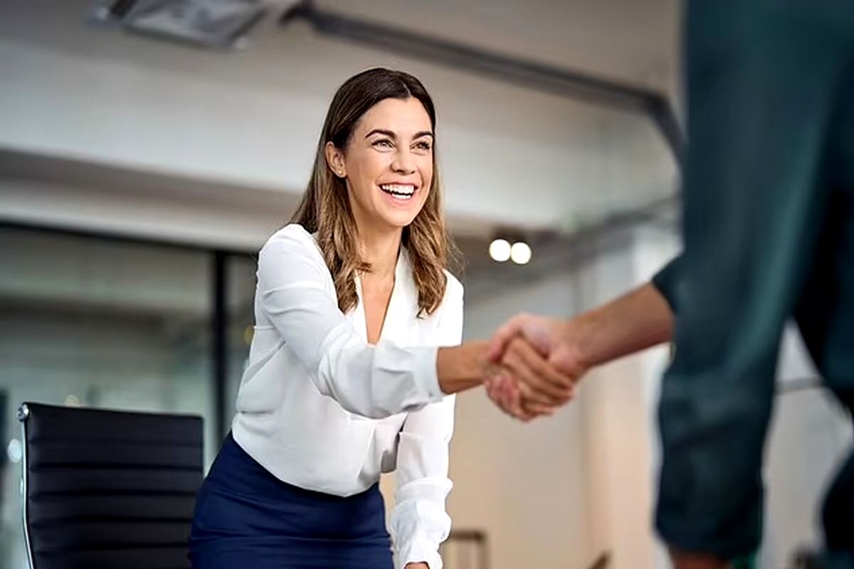 نحوه دست دادن شما چه رازهایی را درباره زندگی جنسی‌تان فاش می‌کند؟
