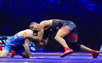 آبگوشت خوری کشتی‌گیران در ظهر جمعه ورزشگاه آزادی/ عکس