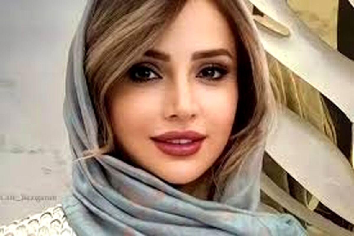 تیپ بچگانه و عروسکی شبنم قلی‌خانی در تئاتر/ عکس