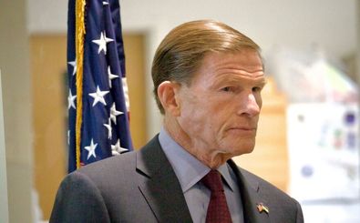 ادعای سناتور دموکرات: در مسیر اعزام نیروی زمینی به ایران هستیم!/ ویدئو