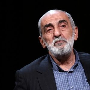 شریعتمداری: ناو‌های آمریکا را جدی نگیرید؛ خدا اینجاست