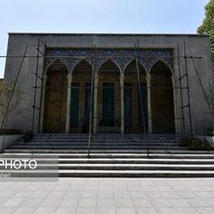 آماده‌سازی آرامگاه استاد فرشچیان در اصفهان