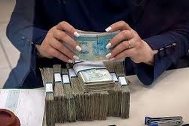 وام‌های جنون‌آمیز بانک‌ها/ از تولیدکننده تا ۴۰ درصد سود وام می‌گیرند