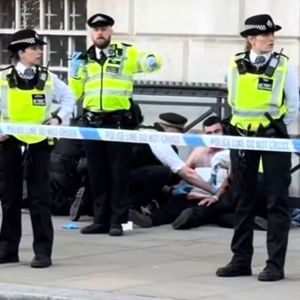 حمله ضدانقلاب به تجمع حامیان ایران در لندن