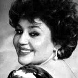 گریه های سوزناک مهستی چند ساعت بعداز فوت بانو هایده/ ویدئو
